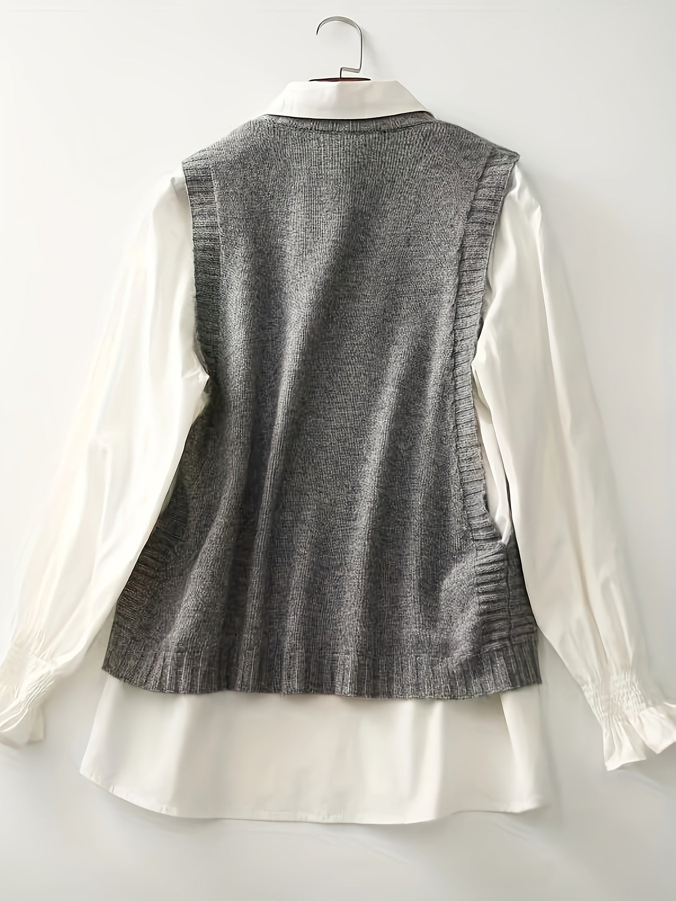 Comfortable Sweater Vest for Women with Round Neck Sleeveless Button Detail Relaxed Knit Style