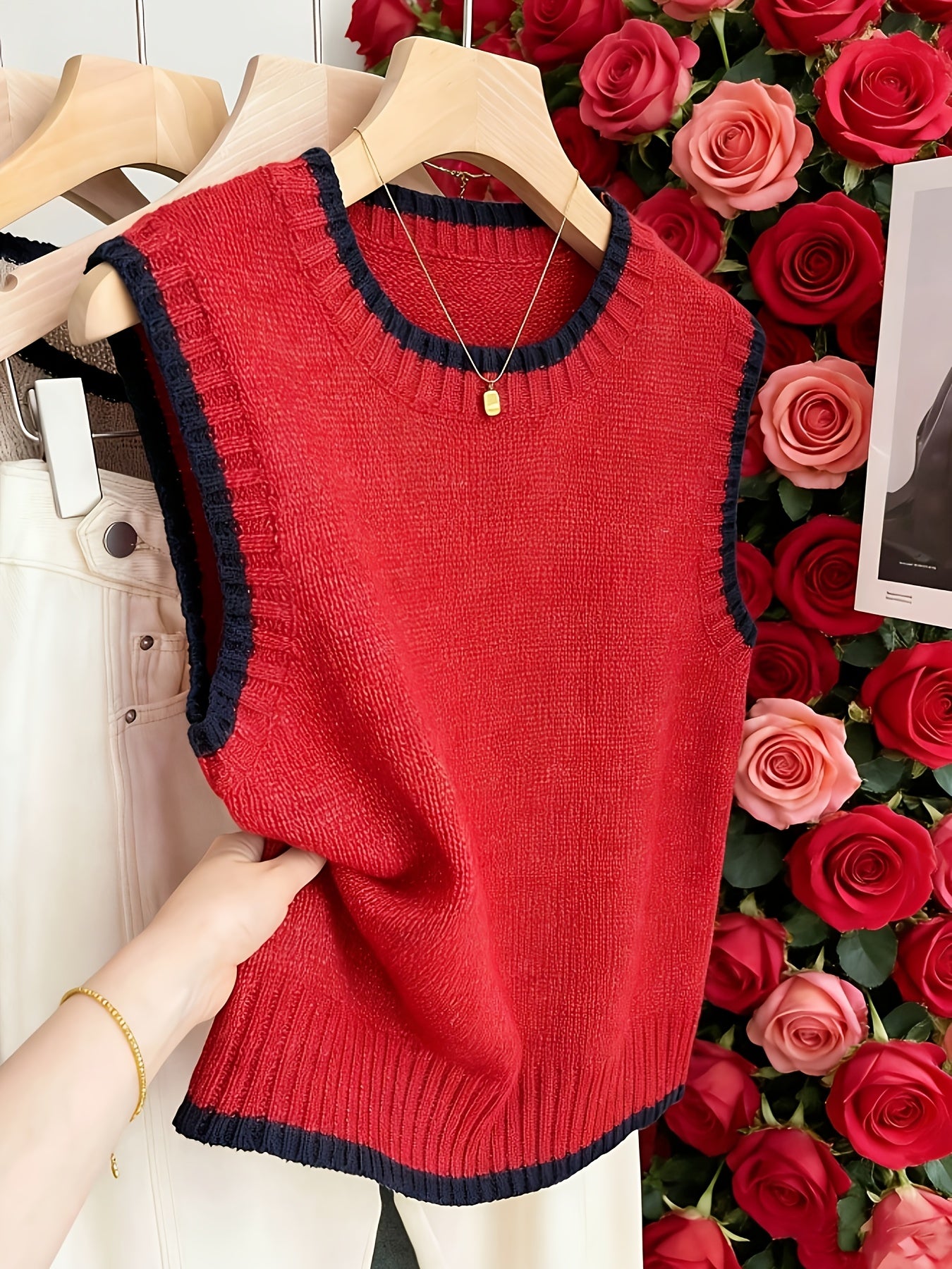 Comfortable Contrast Trim Sweater Vest for Women with Crew Neck Sleeveless Ribbed Knit Style