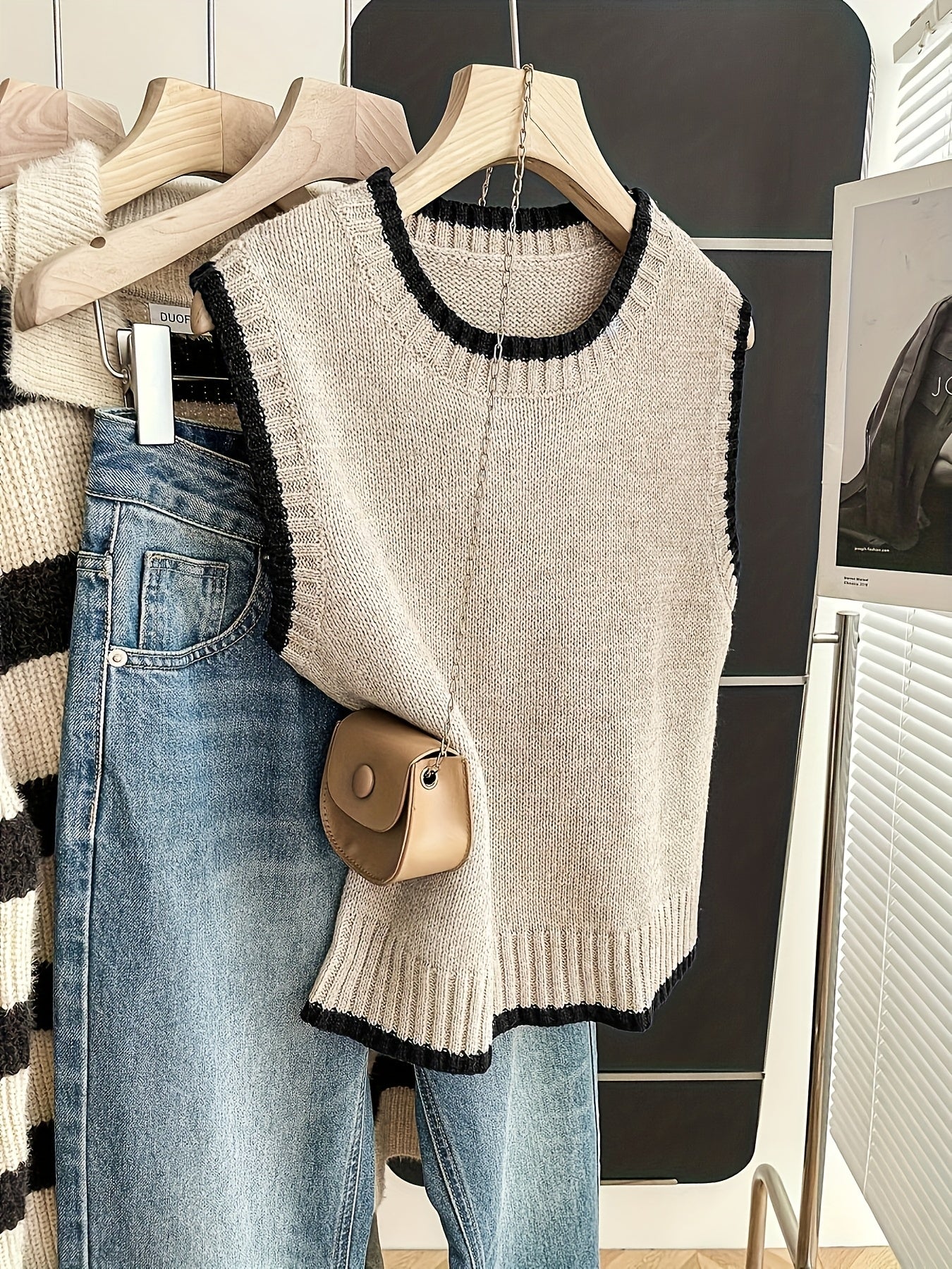 Comfortable Contrast Trim Sweater Vest for Women with Crew Neck Sleeveless Ribbed Knit Style