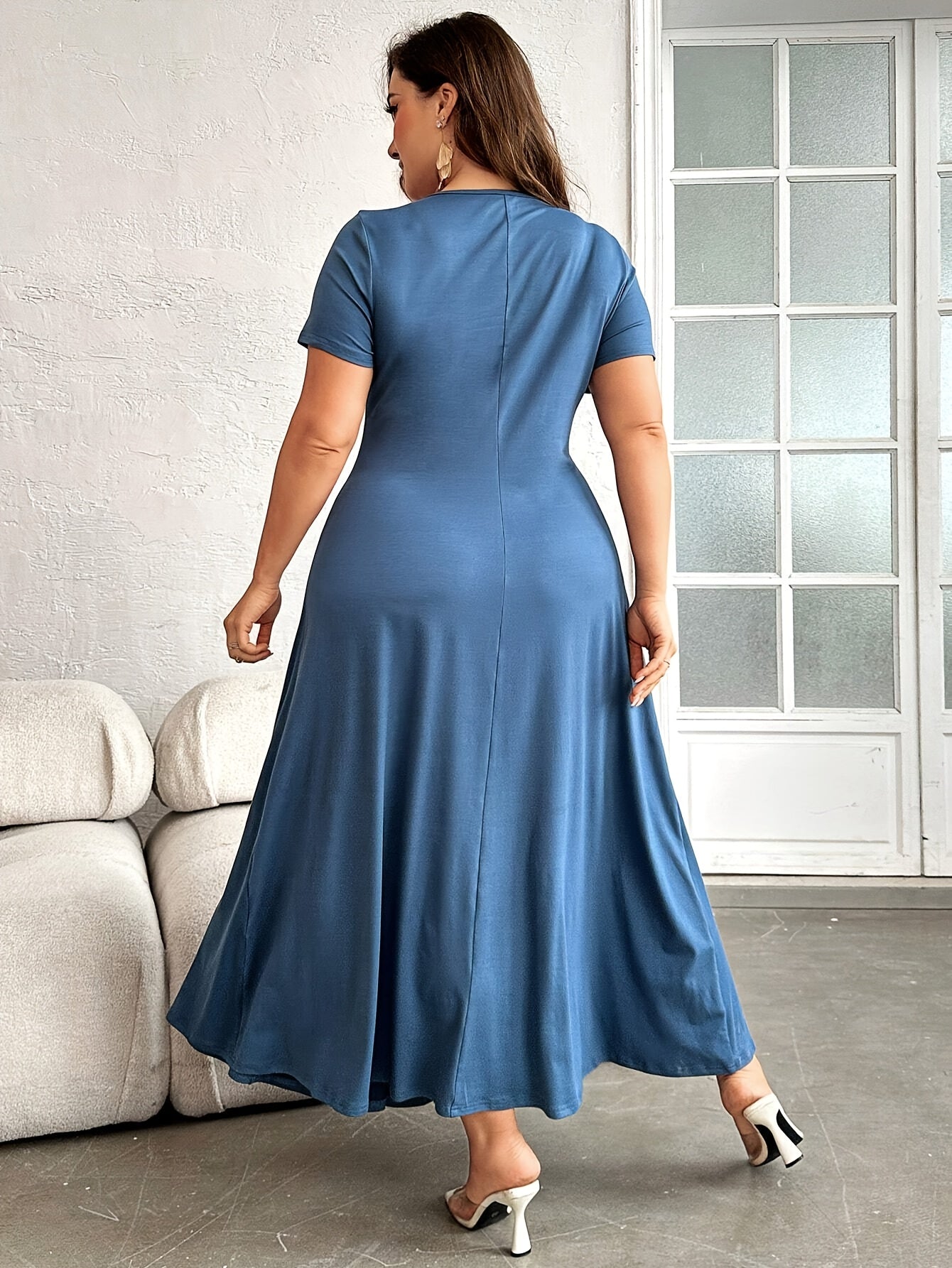 Elegant Peacock Blue Maxi Dress for Women with Notched Neck Short Sleeve Button Placket Flowing Style