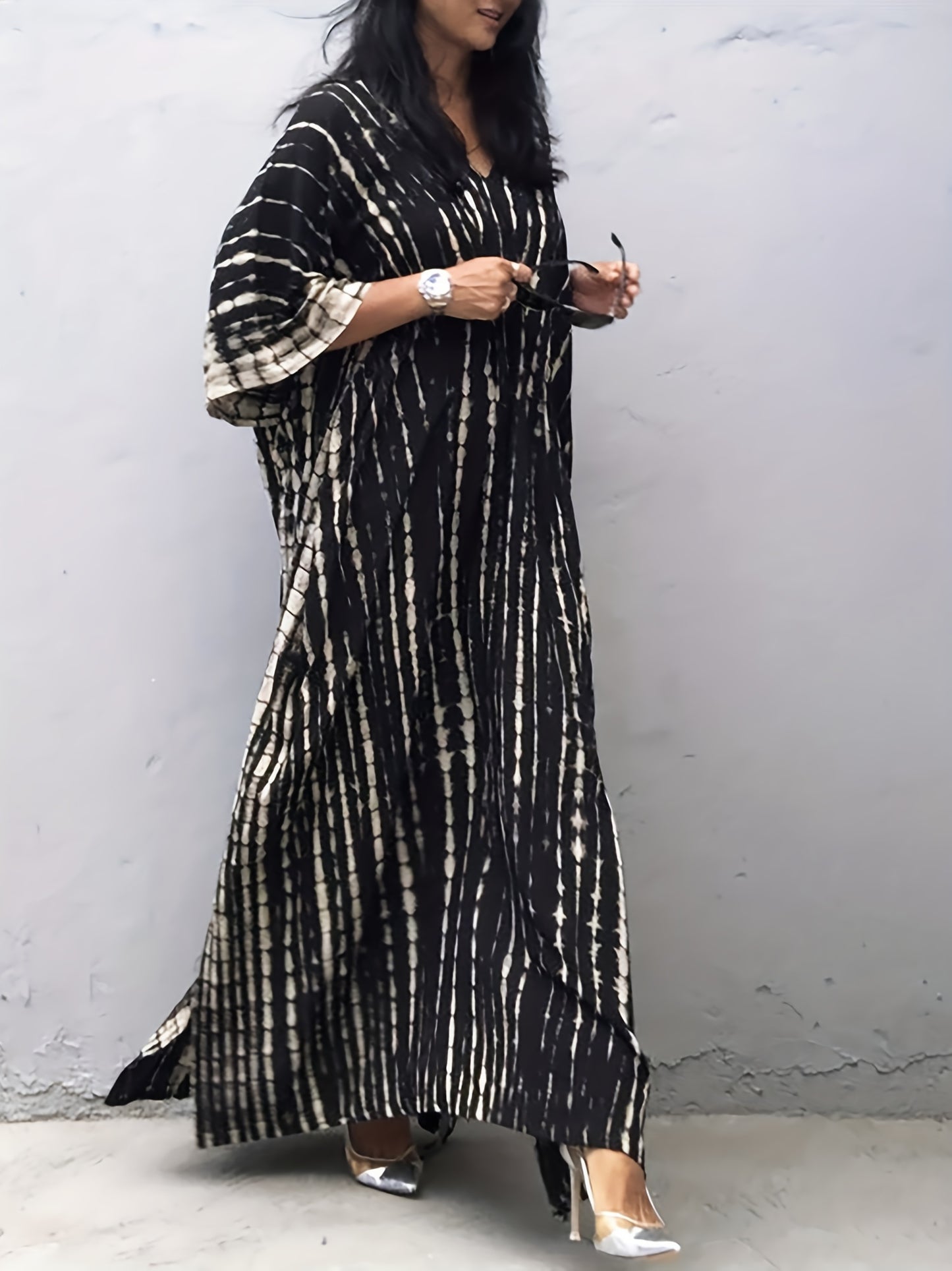Effortless Tie Dye Maxi Dress for Women with V Neck Bell Sleeve Kaftan Flowing Bohemian Style