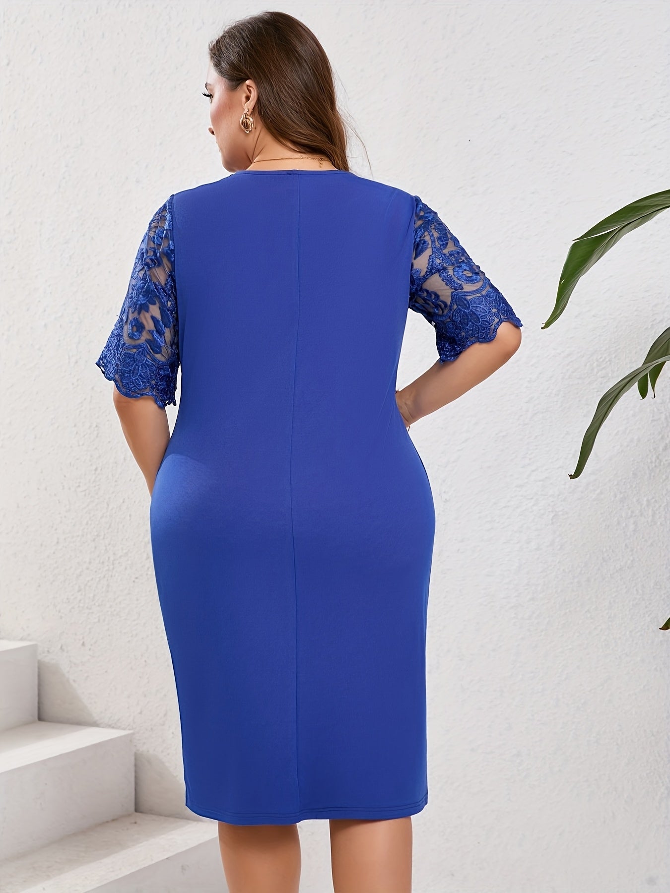 Elegant Lace Panel Sheath Dress for Women with Round Neck Scalloped Sleeve Bodycon Plus Size Style