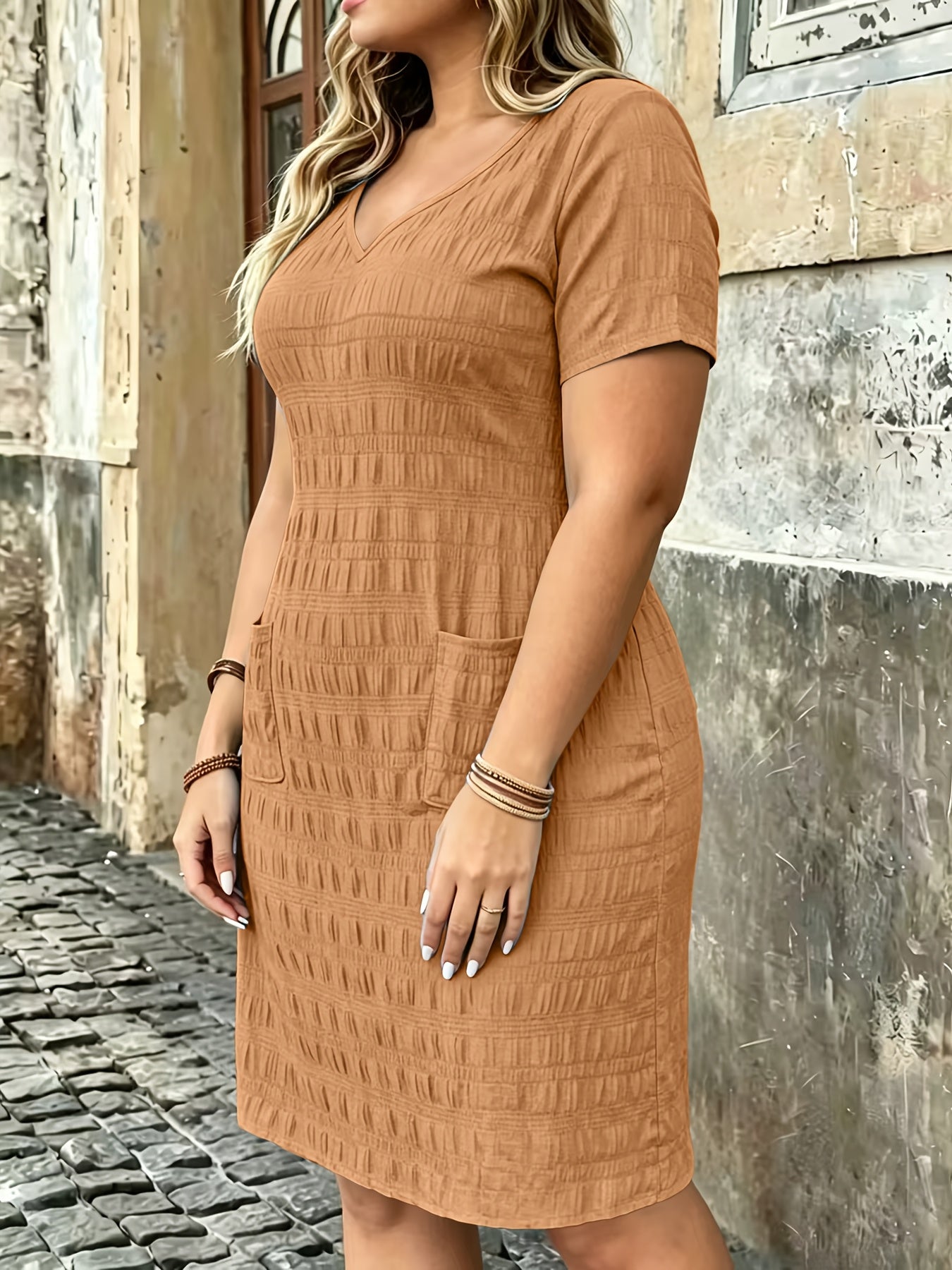 Effortless Textured Shift Dress for Women with V Neck Short Sleeve Side Pocket Relaxed Casual Style