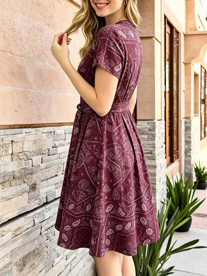 Elegant Paisley Print Shirt Dress for Women with V Neck Short Sleeve Belted Fit and Flare Style
