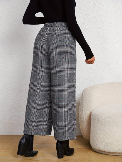 Elegant Grey Houndstooth Wide Leg Pant for Women with High Waist Button Front Cropped Tailored Style