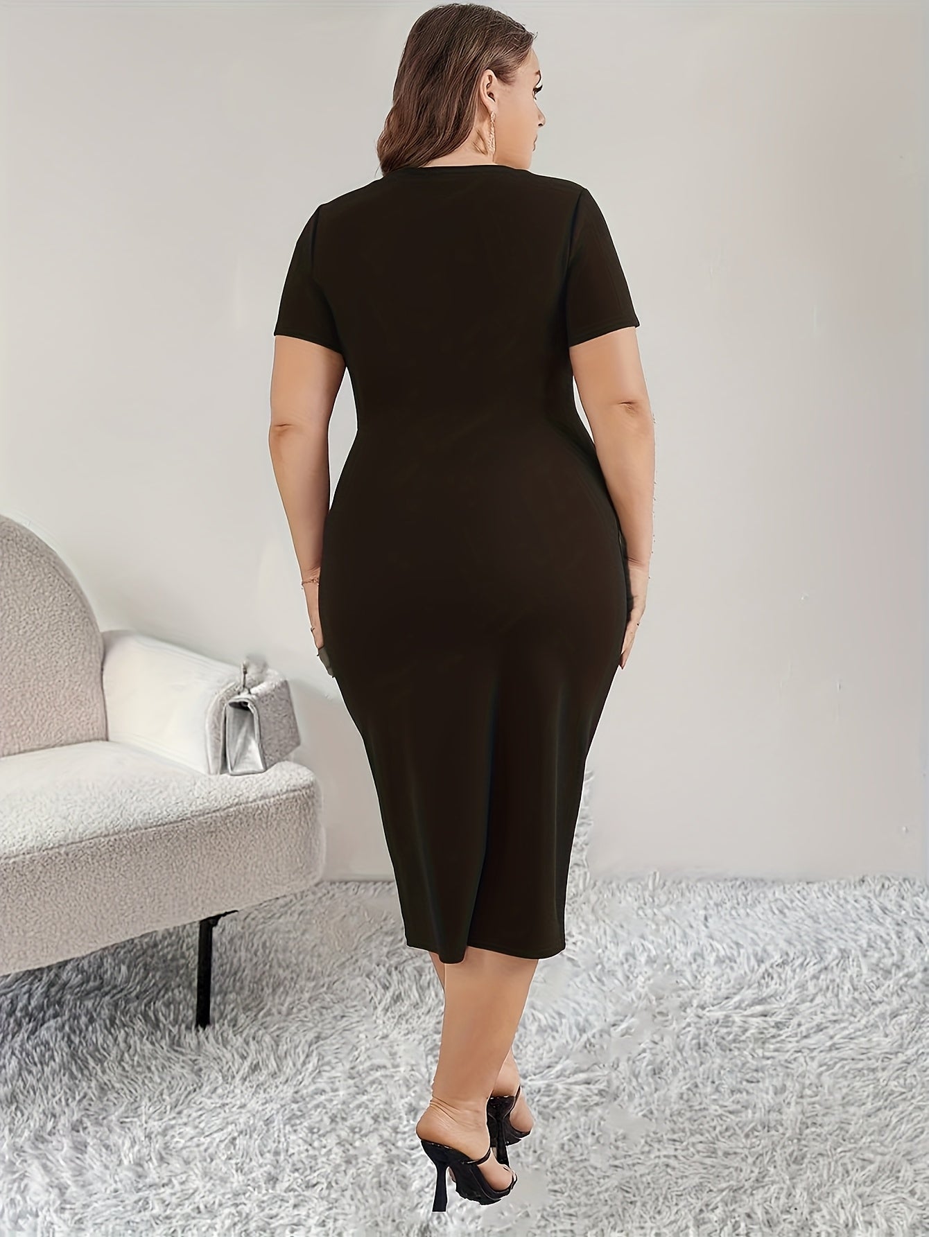 Elegant Bodycon Midi Dress for Women with Round Neck Short Sleeve Pearl Button Side Slit Cocktail Style